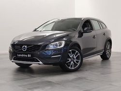 Grå Begagnad 2017 Volvo V60 CC Standard Kombi | 189 000 kr (Marknadspris)