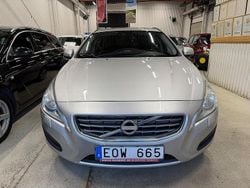 Ljusgrå Begagnad 2012 Volvo V60 Kinetic Kombi | 69 990 kr (Superpris)