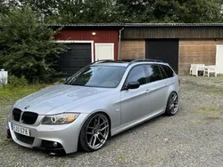 Grå Begagnad 2009 BMW 330 Comfort Edition Kombi | 125 000 kr (Marknadspris)