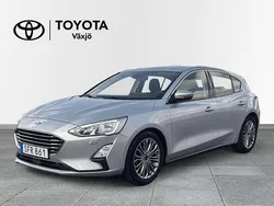 Grå Begagnad 2018 Ford Focus Titanium Halvkombi | 139 000 kr (Bra pris)