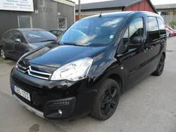 Svart Begagnad 2017 Citroën Berlingo PureTech Minibuss | 94 900 kr (Marknadspris)