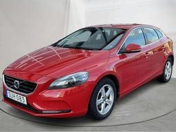 Röd Begagnad 2016 Volvo V40 Momentum Kombi | 125 000 kr (Bra pris)