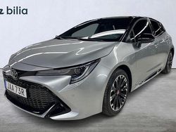Silver Begagnad 2022 Toyota Corolla Hybrid Sport Halvkombi | 299 900 kr (Dyr)