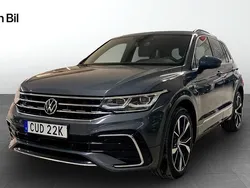 Grå (dolphin grey metallic) Begagnad 2021 VW Tiguan R-line SUV | 349 900 kr (Marknadspris)