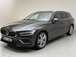 Grå Begagnad 2023 Volvo V60 Core Kombi | 359 000 kr (Marknadspris)
