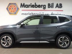 Svart (crystal white pearl) Begagnad 2024 Subaru Forester SUV | 429 900 kr