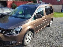 Brun Begagnad 2013 VW Caddy Maxi Minibuss | 161 000 kr