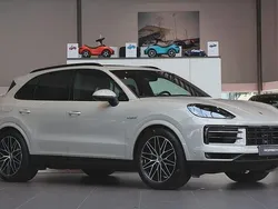 Ljusbrun Begagnad 2024 Porsche Cayenne SUV | 995 000 kr