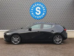 Svart (svartmetallic) Ny 2024 Mazda 3 Center-Line Halvkombi | 337 700 kr (Marknadspris)