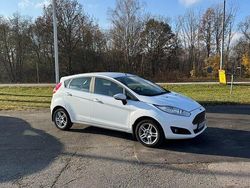 Vit Begagnad 2013 Ford Fiesta Titanium Halvkombi | 64 800 kr (Marknadspris)