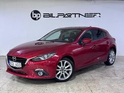 Röd Begagnad 2013 Mazda 3 Inclusive Halvkombi | 119 900 kr
