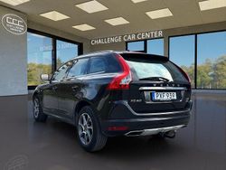 Svart Begagnad 2015 Volvo XC60 Momentum SUV | 184 900 kr (Marknadspris)