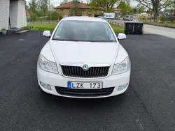 Vit Begagnad 2012 Skoda Octavia Elegance Kombi | 64 000 kr (Bra pris)