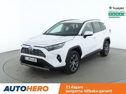 Vit Begagnad 2022 Toyota RAV4 Hybrid Executive SUV | 389 000 kr (Bra pris)