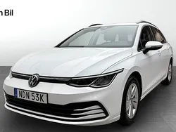 Vit Begagnad 2022 VW Golf VIII Life Kombi | 254 900 kr (Marknadspris)