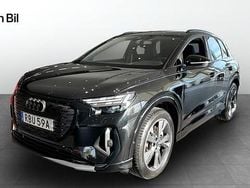 Svart Begagnad 2025 Audi Q4 e-tron S-Line SUV | 679 900 kr