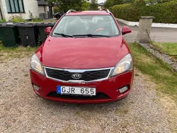 Röd Begagnad 2008 Kia Ceed Sportswagon 4 Kombi | 41 000 kr (Marknadspris)