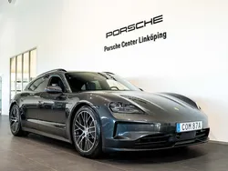 Grå Begagnad 2024 Porsche Taycan Sport Turismo Sedan | 1 125 000 kr