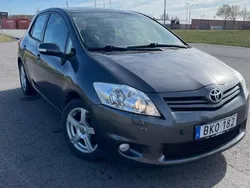 Grå Begagnad 2010 Toyota Auris Plus Halvkombi | 75 000 kr (Marknadspris)