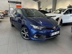 Mörkblå Begagnad 2018 Toyota Auris Comfort Kombi | 179 900 kr (Lite dyr)