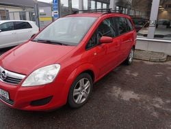 Röd Begagnad 2008 Opel Zafira Minibuss | 42 000 kr (Marknadspris)