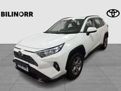 Vit Begagnad 2022 Toyota RAV4 Hybrid Active SUV | 339 900 kr (Lite dyr)