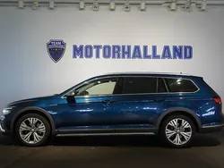 Blå Begagnad 2020 VW Passat Alltrack Kombi | 269 900 kr (Marknadspris)