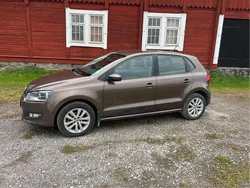 Brun Begagnad 2013 VW Polo Halvkombi | 35 000 kr (Bra pris)