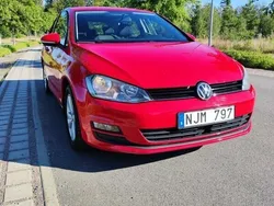 Röd Begagnad 2014 VW Golf VII Halvkombi | 71 900 kr (Marknadspris)