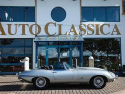 Ljusgrå Begagnad 1969 Jaguar E-Type Cab | 999 000 kr
