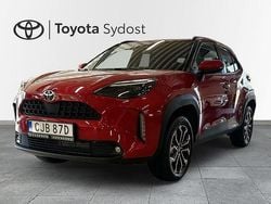 Röd Begagnad 2025 Toyota Yaris Cross Active SUV | 339 000 kr (Lite dyr)