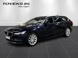 Mörkblå Begagnad 2019 Volvo V90 Momentum Kombi | 229 900 kr (Marknadspris)