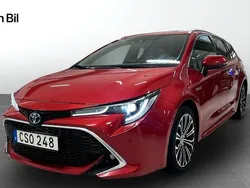 Röd Begagnad 2020 Toyota Corolla Executive Kombi | 244 900 kr (Marknadspris)
