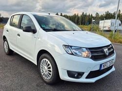 Vit Begagnad 2016 Dacia Sandero Halvkombi | 59 900 kr (Bra pris)