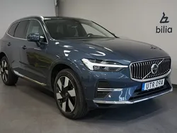Mörkblå Ny 2025 Volvo XC60 Plus SUV | 569 900 kr (Bra pris)