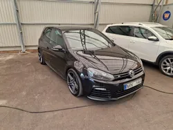 Svart Begagnad 2010 VW Golf VI R Halvkombi | 179 900 kr