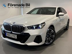 Vit Begagnad 2024 BMW i5 M Sport Sedan | 629 000 kr
