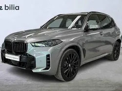 Grå Begagnad 2025 BMW X5 SUV | 1 159 900 kr