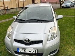 Silver Begagnad 2010 Toyota Yaris Halvkombi | 25 500 kr (Marknadspris)