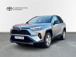 Grå Begagnad 2024 Toyota RAV4 Hybrid Style SUV | 429 900 kr (Marknadspris)