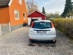 Begagnad 2001 Ford Focus Halvkombi | 15 000 kr (Superpris)
