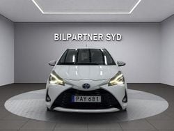 Vit Begagnad 2018 Toyota Yaris Hybrid Edition Halvkombi | 139 900 kr (Bra pris)