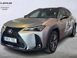 Grå Begagnad 2024 Lexus UX 300h Sport Design Packet SUV | 389 000 kr