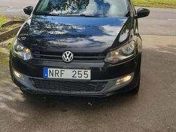 Svart Begagnad 2010 VW Polo Halvkombi | 49 500 kr (Bra pris)