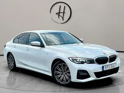 Vit Begagnad 2019 BMW 330e M Sport Sedan | 289 900 kr (Dyr)