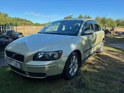 Grön Begagnad 2004 Volvo S40 Sedan | 27 000 kr (Marknadspris)