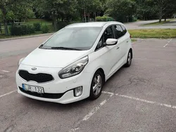 Vit Begagnad 2014 Kia Carens Minibuss | 80 000 kr (Marknadspris)