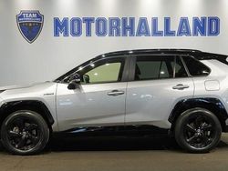 Grå Begagnad 2021 Toyota RAV4 Hybrid SUV | 299 900 kr (Bra pris)