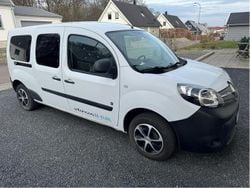 Vit Begagnad 2017 Renault Kangoo Minibuss | 75 000 kr (Marknadspris)