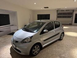 Silver Begagnad 2007 Toyota Aygo Halvkombi | 28 900 kr (Marknadspris)